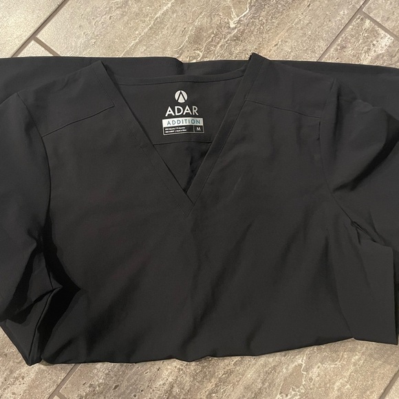 Adar Scrub Set - Picture 4 of 5